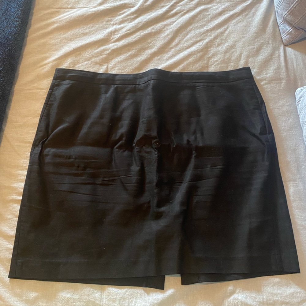 Black pencil skirt